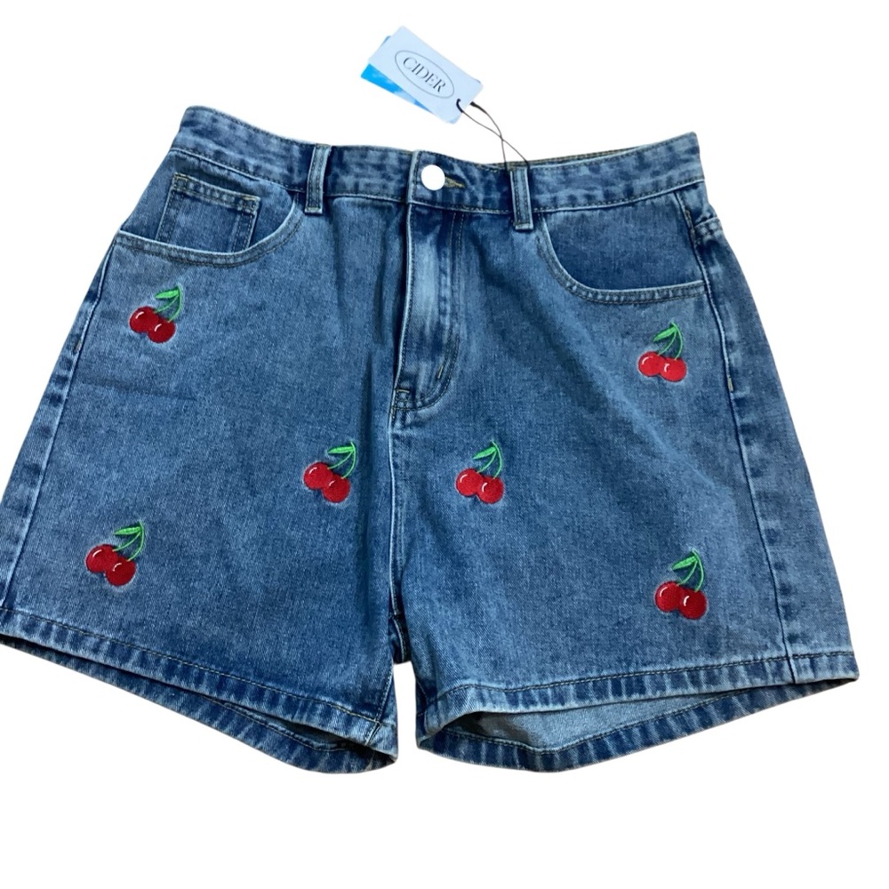Cider NWT Cherry Embroidered Hi Rise Denim Shorts Misses size L